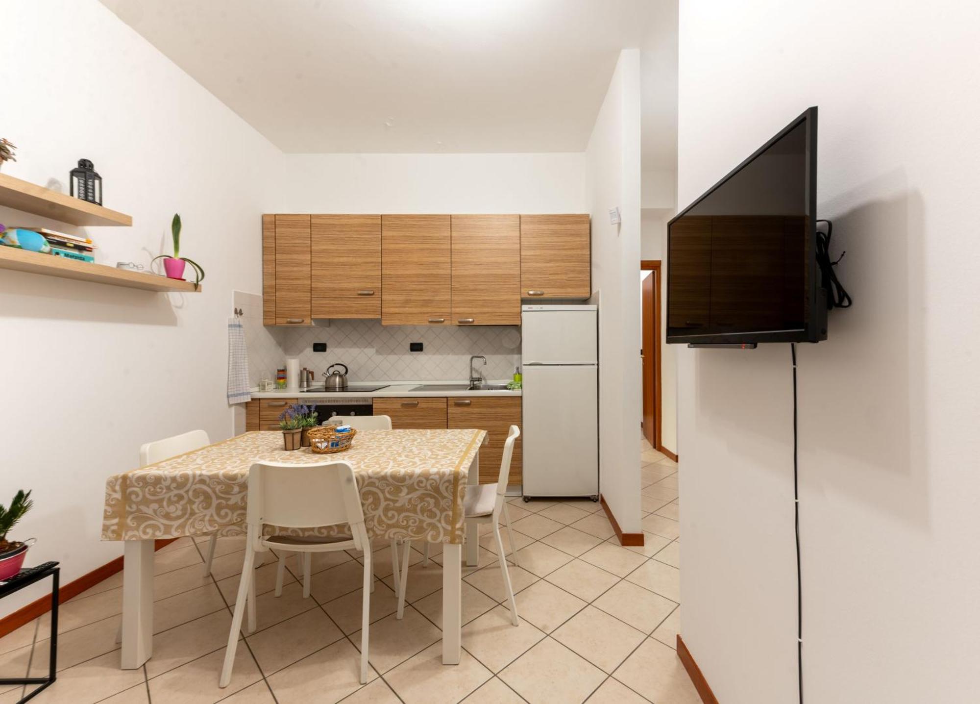 Holiday Apartment - Brescia Centro - Parcheggio Privato Dış mekan fotoğraf